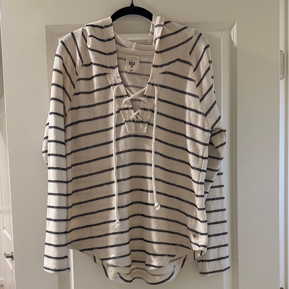 Billabong Cream and Black Knit Sweater